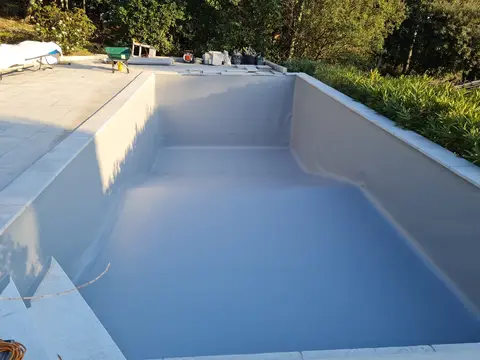 Membrane PVC armé gris clair posée