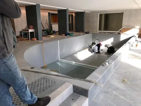 Piscine d'hôtel en PVC armé